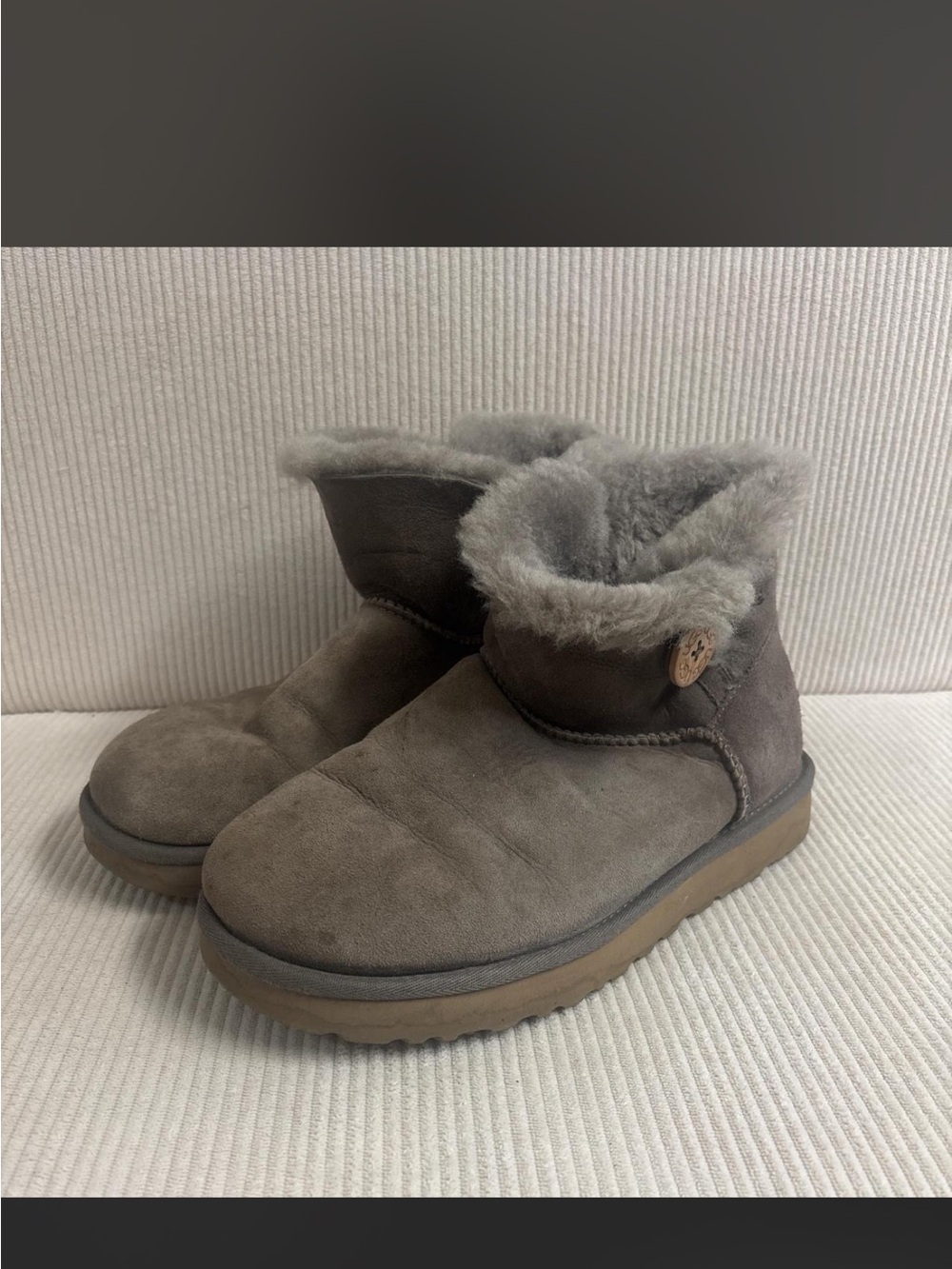 UGG Women's Short Suede Shearling Ankle Boots - Gray